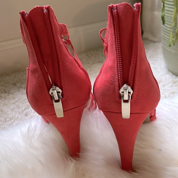 Kelly & Kate Zipper Back Red Cage Heels Sz 7.5 - Picture 3 of 16